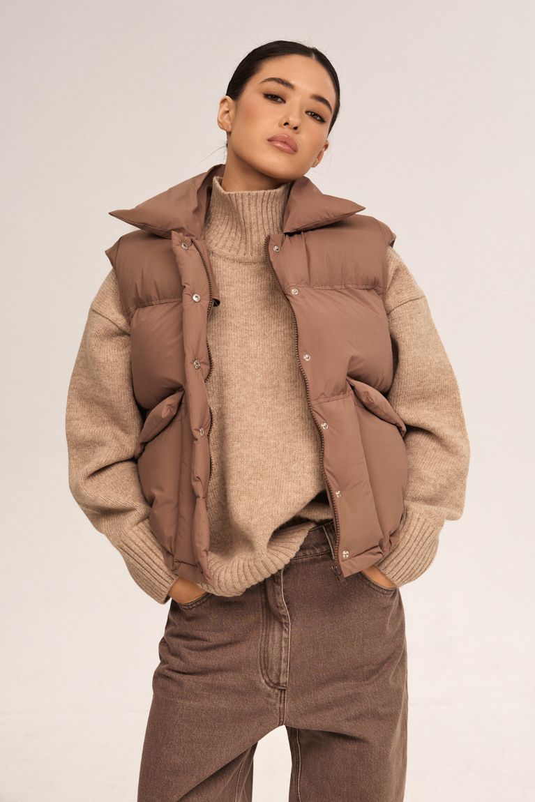 Жилет дутий на блискавці