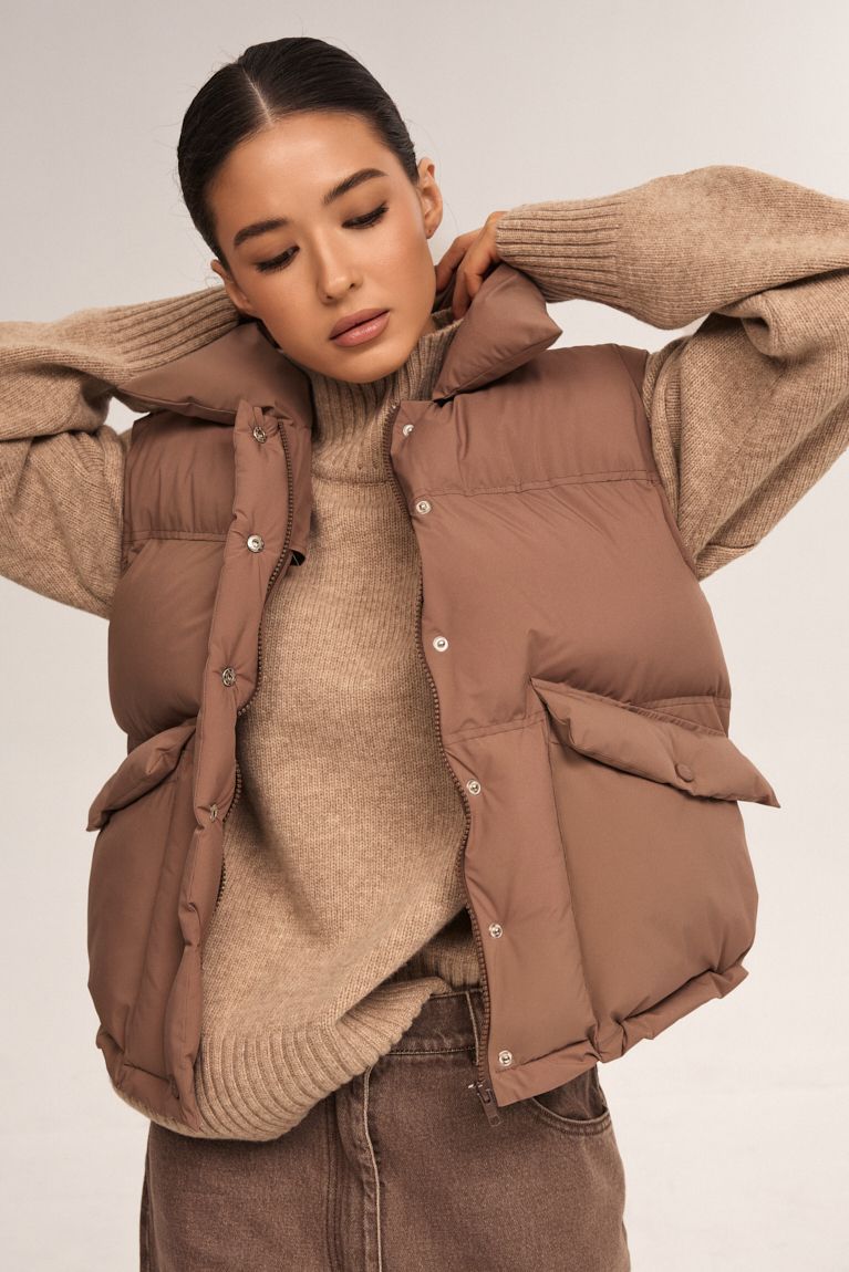 Жилет дутий на блискавці